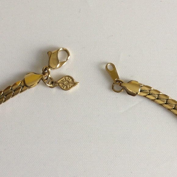 Vintage “VEN” Classic Gold Necklace - Picture 3 of 4